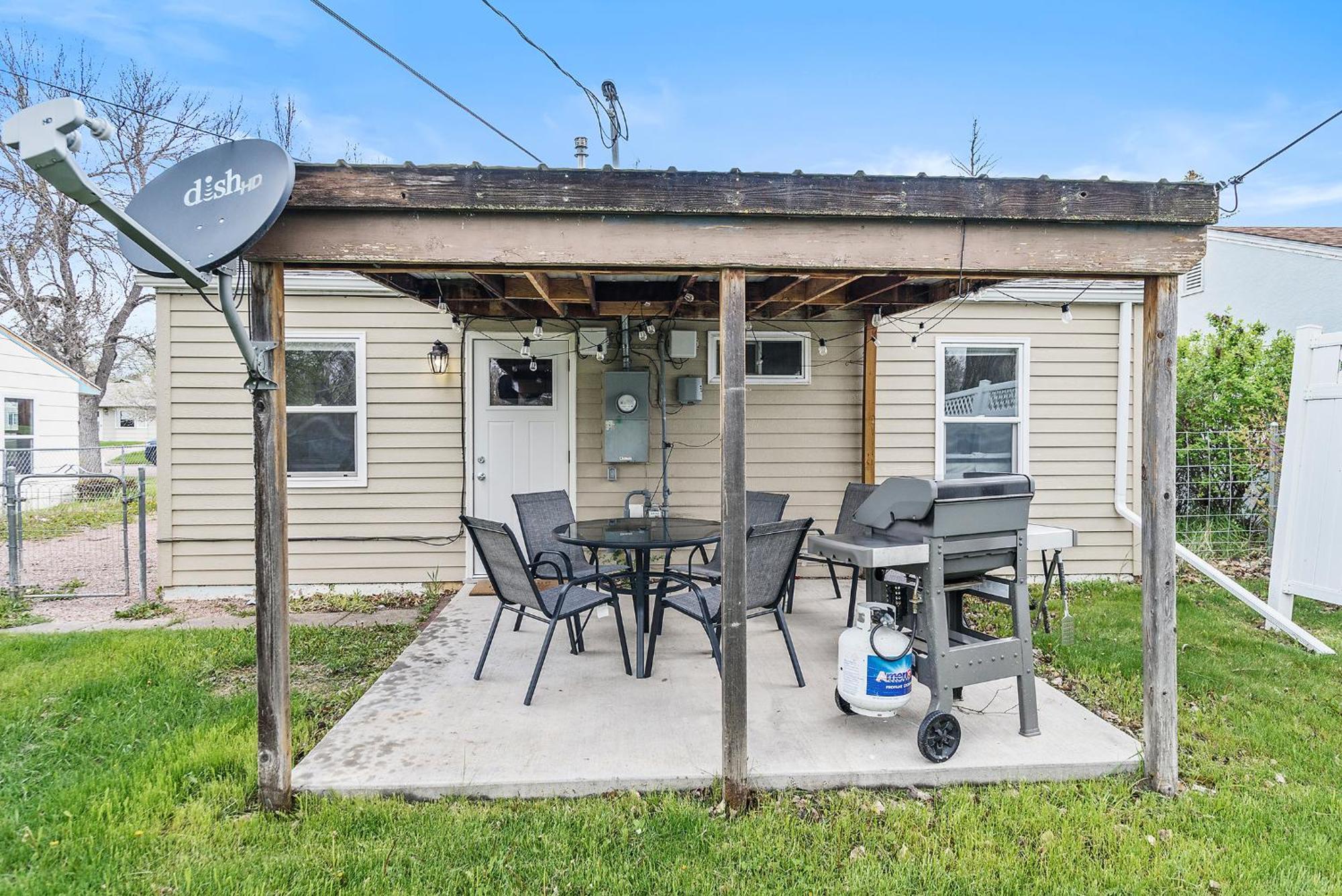 Covered Patio With Grill Affordable Comfy Stay Rapid City Exterior foto